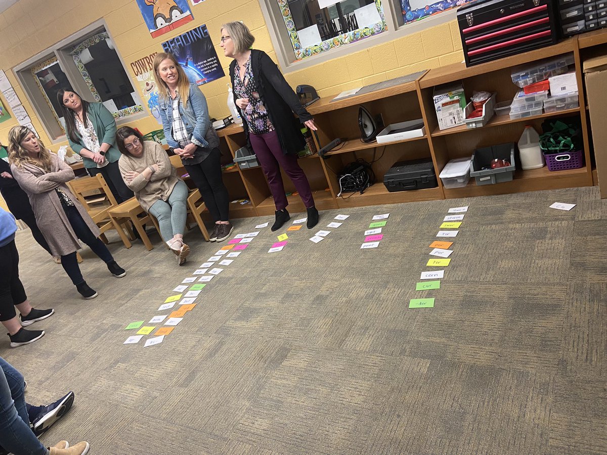 Great pd <a href="/DonegalDIS/">Donegal Intermediate School</a> with <a href="/TerriLewis08/">Terri Lewis</a> today! Ending out the week strong! #wegotdis