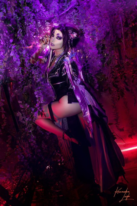 PLAYER vs CHARACTER Cosplay edition! haha  Mirror's Kaleidoscopic Blossom returns Sundays 6🌙EST over<a href="/tag/dnd"class="tags"><span>#dnd</span></a><a href="/tag/fantasyart"class="tags"><span>#fantasyart</span></a><a href="/tag/ttrpg"class="tags"><span>#ttrpg</span></a><a href="/tag/exaltedrpg"class="tags"><span>#exaltedrpg</span></a>