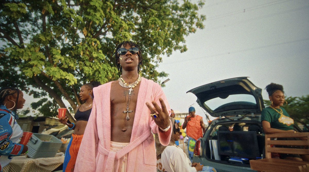 priorgoldpictures tweet media