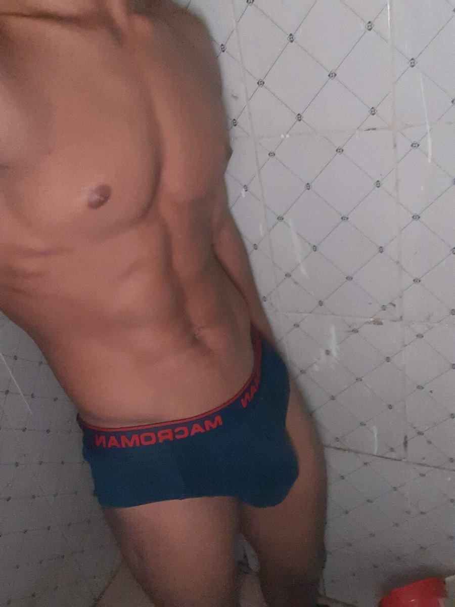 kkkhfsc's tweet photo. Underwear mathakta chuppo https://t.co/T40M50YOi8