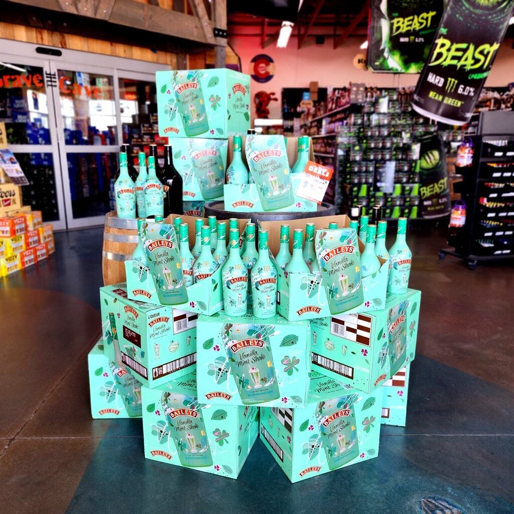 BigBearPueblo's tweet image. ☘️ FREE Sampling ☘️
We&apos;re sampling the NEW Bailey&apos;s Vanilla Mint Shake today at our Pueblo West location.
4p to 6p

Baileys #FreeSampling #ihopeimallowedtopostthis #bravethecave