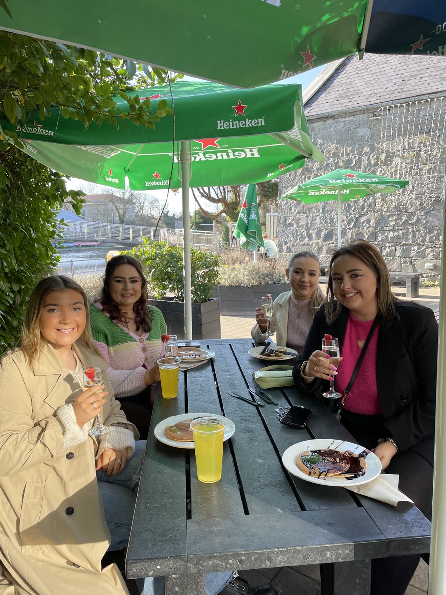 UniOfGalwaySU's tweet photo. Big thanks to everyone who came to our Galentine's Day Brunch raising funds for @GalwayRCC + @galwaysimon + kicking off #ConsentWeek in Style! 

Thanks to Noelle + the @SultNUIGalway team ❤️

🗓️Mark your brunch diaries for 8th March for International Women's Day 

#DoChomhaltas https://t.co/zQPzrAp9j2