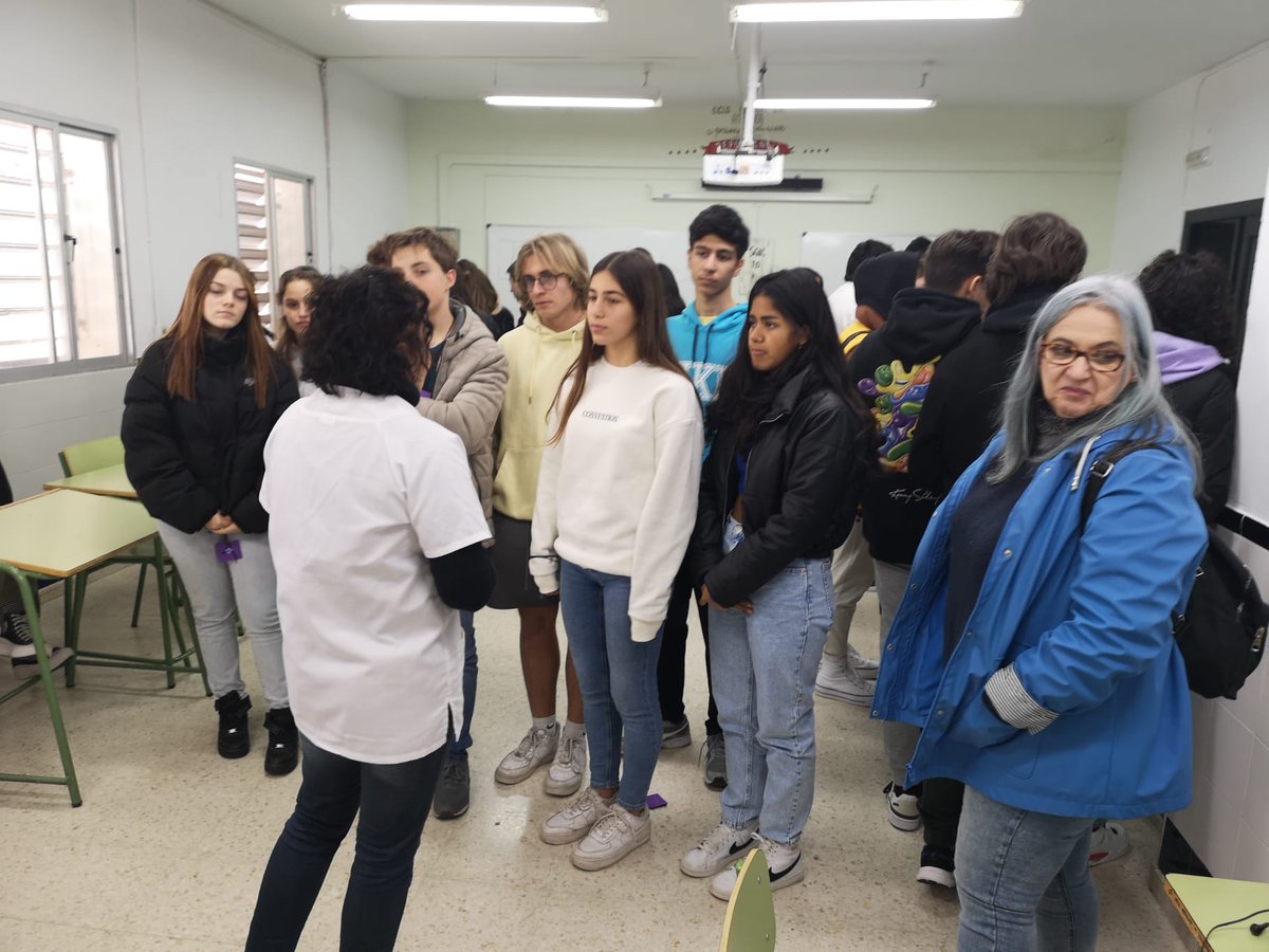 iestomashormigo's tweet photo. El pasado miércoles el alumnado de 4° de ESO visitó el IES Mar de Albarán e IES Monterroso en Estepona, los institutos en  los que la mayoría continuará sus estudios el próximo año.En la visita pudieron conocer sus instalaciones y su oferta de Formación Profesional y Bachillerato https://t.co/2OspOuvhAn