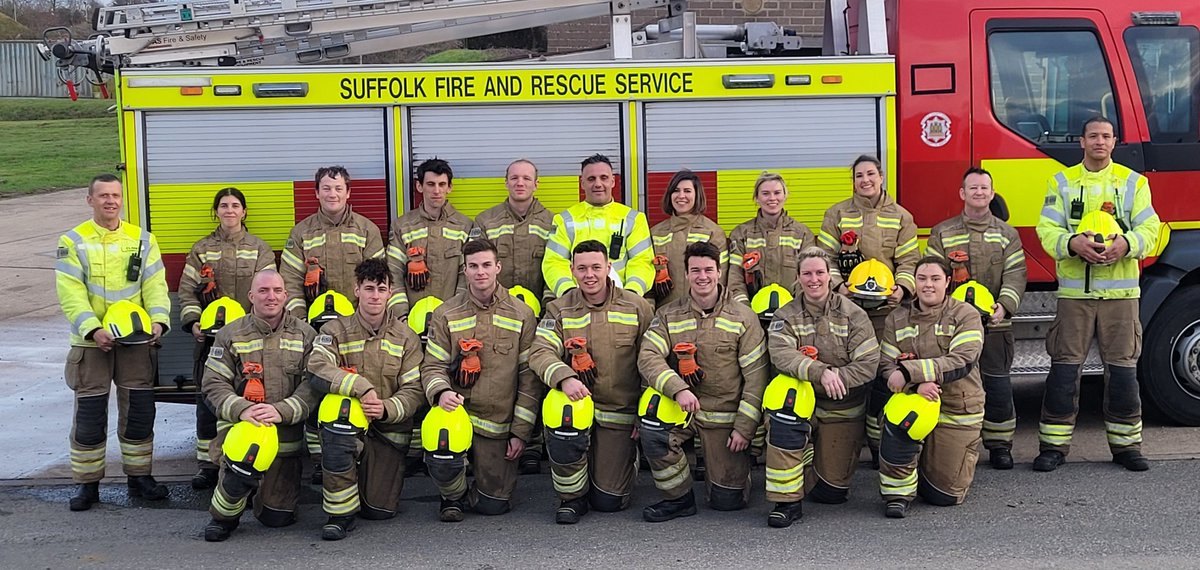 SuffolkFire's tweet photo. After a hectic first week our #oncall recruits have finished their drills and packed everything away. Well done on your enthusiasm and hard work this week, enjoy your weekend ready for more learning in week 2 #training #everyoneincludedeveryoneinvolved @SFRSTraining https://t.co/lbFfXonDex