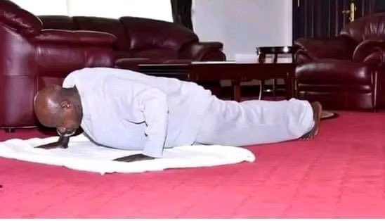 Allano56's tweet image. Meet @KagutaMuseveni, the world's greatest murderer who earns 3.5m monthly and spends 2.5b a day. 😂😂🤣