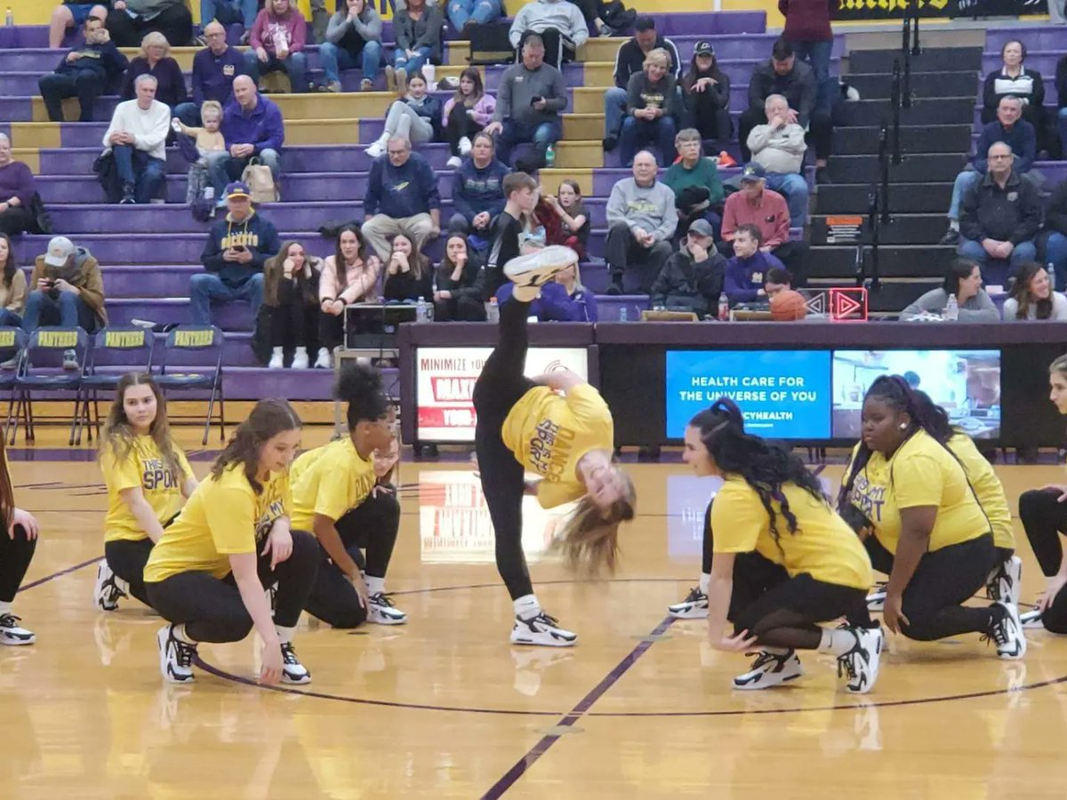MaumeeDance's tweet photo. ✅️Finishing our Season!!✅️ Three Basketball game performances and our annual Team Dinner at Texas Roadhouse!! It has been a very fun year!! Sssoooo proud of these girls always!! 💜💛🐾 #WeAreMaumee #PantherFamily #MDTwork https://t.co/0XqddBysou