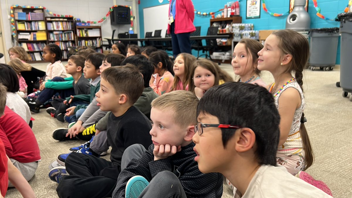 MrsLitvan's tweet photo. Listening, learning and sharing our ideas about kindness with Mr. Senatore and Mrs. Heinrich. https://t.co/D06dnSn774