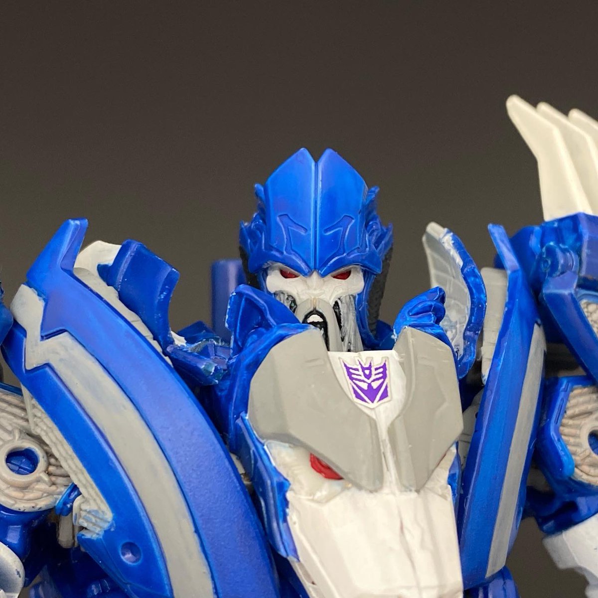 deliciouspeter's tweet photo. Beast/Hunter
#transformerscustoms
#transformersscourge
#transformers
#thundertron https://t.co/gsTMkfuEJF