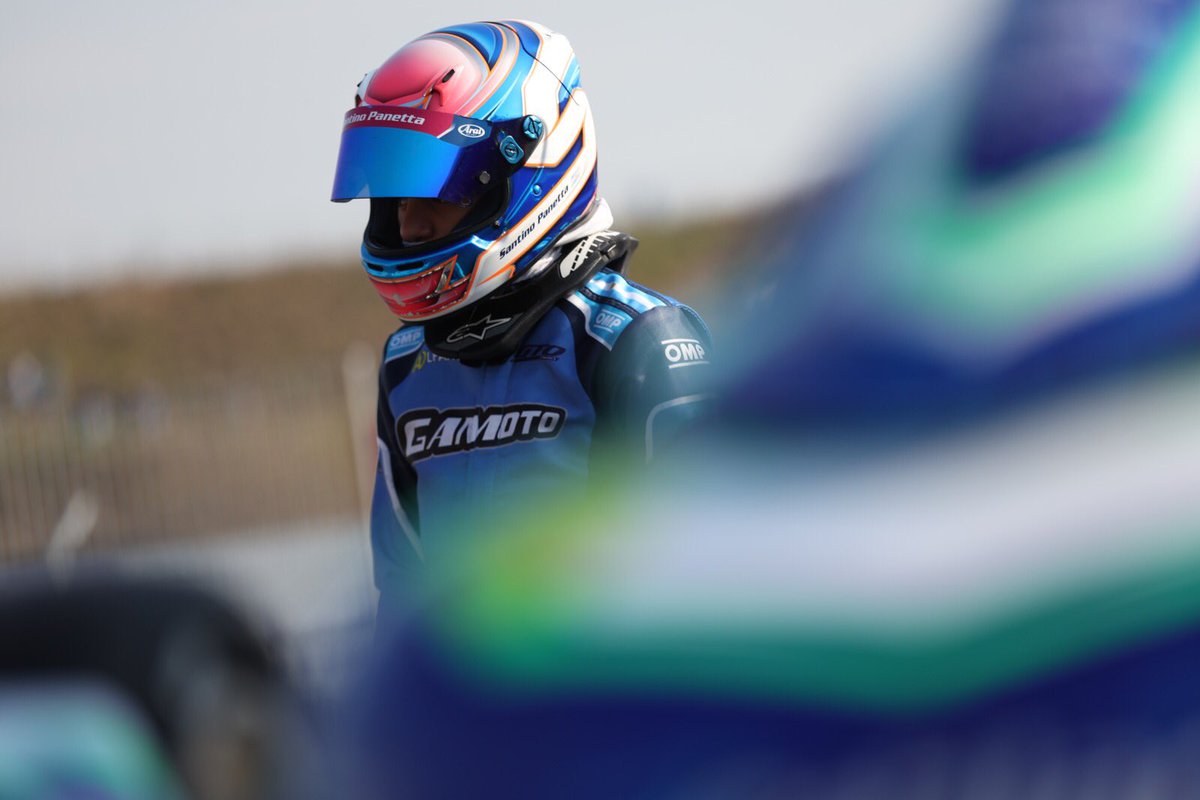 Corazondef1's tweet photo. 🛑 EL GUAPO SIEMPRE DA PELEA 
#SuperMasterSeries #WSK 

Tras una complicada clasificación , largando P33 las mangas, Santino Panetta 🇦🇷 con el cuchillo 🔪 entre los dientes va para adelante en Franciacorta. Disputó dos mangas P23 y P22. Mañana 4 más, a seguir peleando Crack https://t.co/xzmKC5NYaS