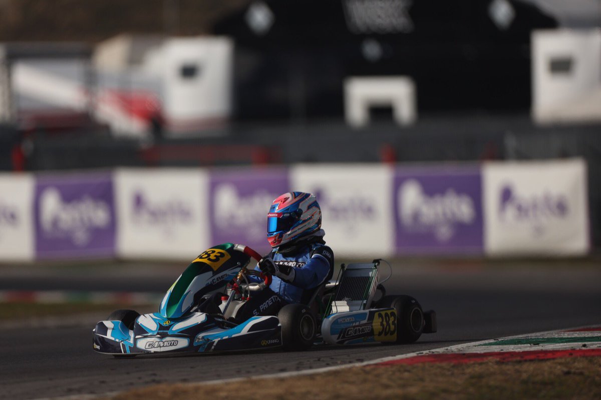 Corazondef1's tweet photo. 🛑 EL GUAPO SIEMPRE DA PELEA 
#SuperMasterSeries #WSK 

Tras una complicada clasificación , largando P33 las mangas, Santino Panetta 🇦🇷 con el cuchillo 🔪 entre los dientes va para adelante en Franciacorta. Disputó dos mangas P23 y P22. Mañana 4 más, a seguir peleando Crack https://t.co/xzmKC5NYaS