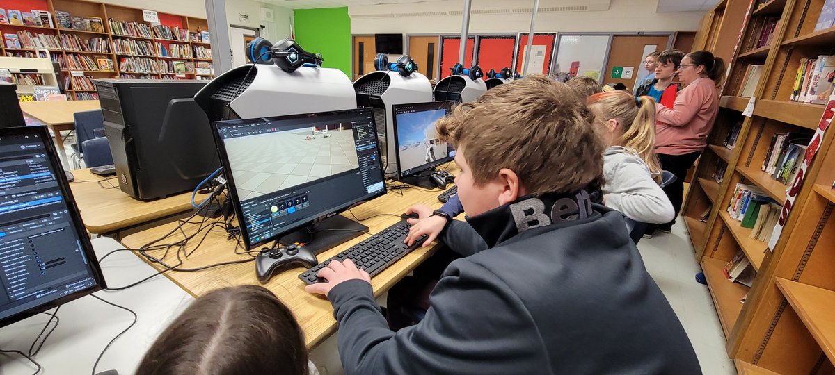 danielrolo's tweet image. Grade 5 and 6 students at @HolyFamilyCs  starting their learning journey with @UnrealEngine today!  #Interactive3D