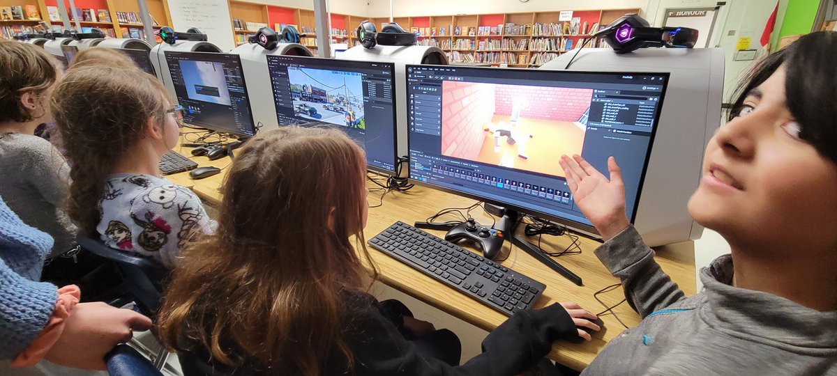 danielrolo's tweet image. Grade 5 and 6 students at @HolyFamilyCs  starting their learning journey with @UnrealEngine today!  #Interactive3D