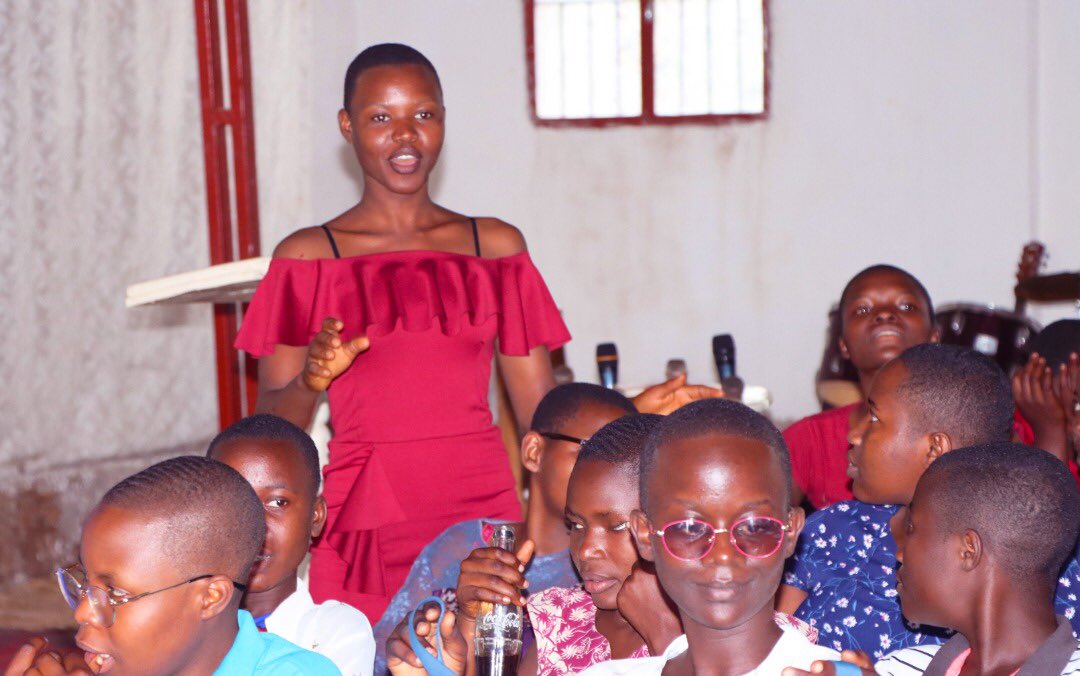 EducationPlus_'s tweet photo. Supporting girls schooling by distributing menstrual pads #mutimbuzi @rukundo_vi https://t.co/kYMVClZ5uL