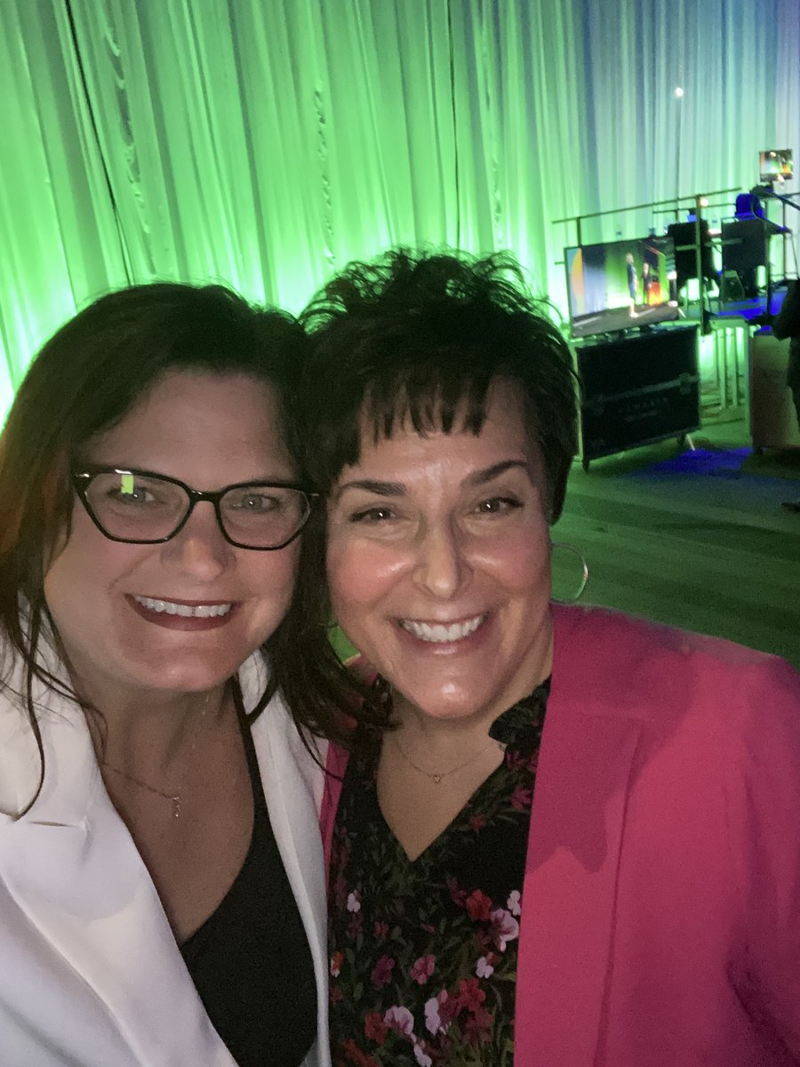 cfant's tweet photo. @carrichip Grateful to have met Dr. Carrie, and I admire her leadership! #AASA #WomenInSchoolLeadersip https://t.co/DGkKr5oODN