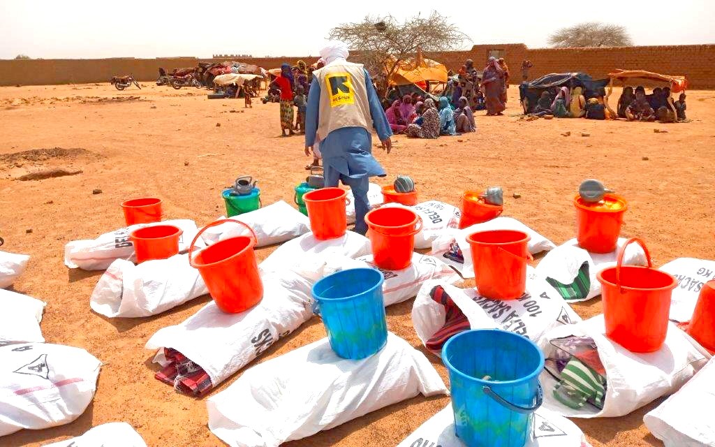 meier_matias's tweet photo. Lors de notre réunion régulière entre @RESCUEorg #Mali🇲🇱 &amp; @USAIDMali🇺🇸, nous avons constaté ke les incidents de protection individuelle à #Menaka ont augmenté de 716 % entre 2021/2022: bien que alarmant, nous avons aidé chaque personne &amp; nous continuerons à les soutenir en 2023. https://t.co/cY06jWS6yc