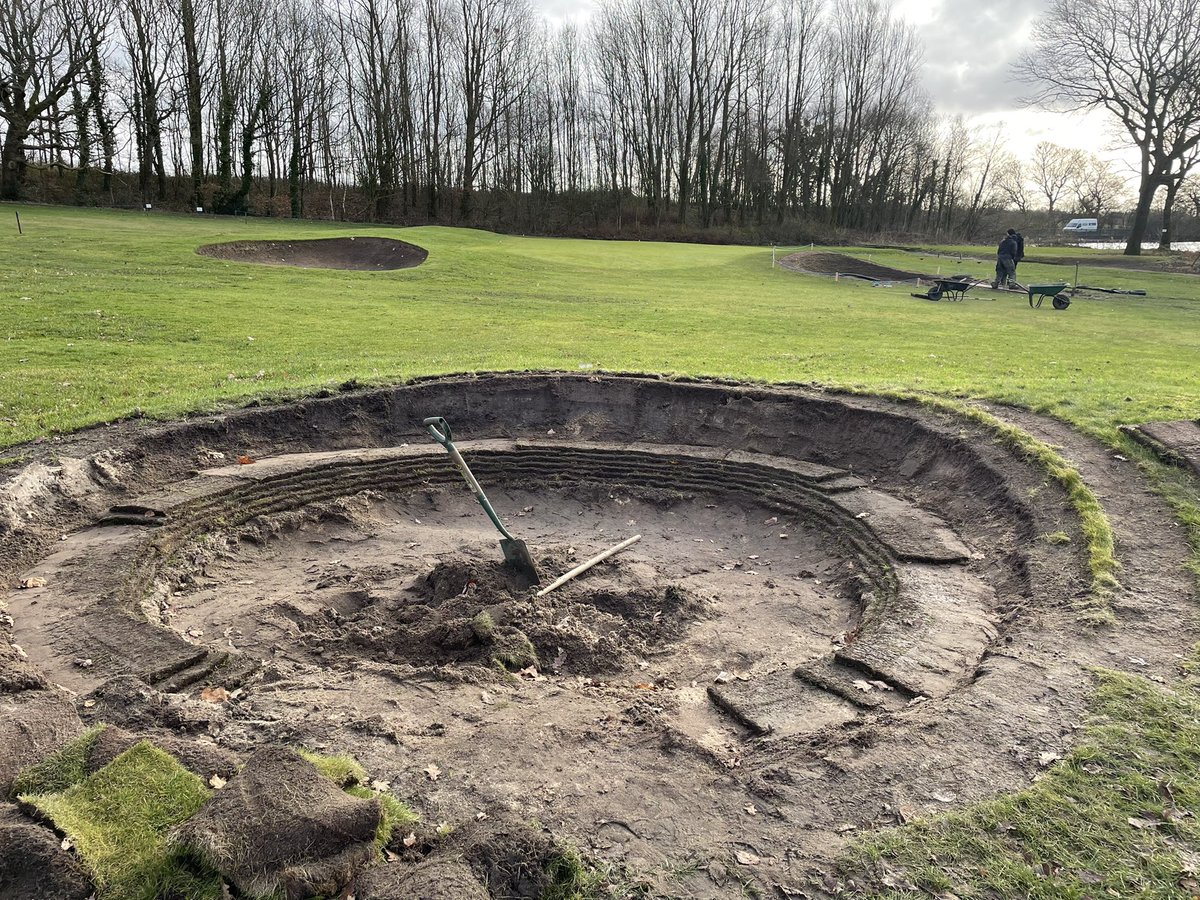 HindleyHGC's tweet photo. Busy week out on the green dance floor. Putting green finished and ready for dressing, bunker work on the 3rd continues always good to find a #canofworms drainage in a bunker #atpace #golf #seasonfastapproaching #topteam #hatsoff https://t.co/RW0twHNrJk