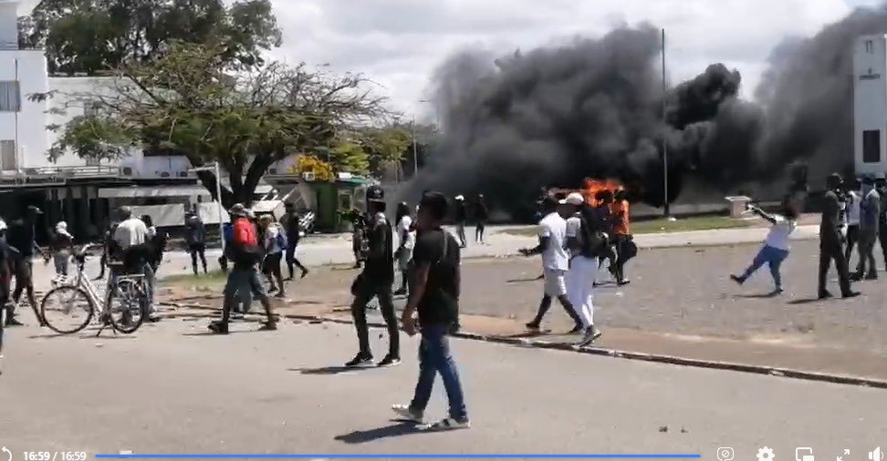 We have reached escalation points #Suriname #Protests <a href="/cnni/">CNN International</a> <a href="/cnnbrk/">CNN Breaking News</a> <a href="/cnnbrk/">CNN Breaking News</a> <a href="/Reuters/">Reuters</a> <a href="/NosNederland/">Nos</a>