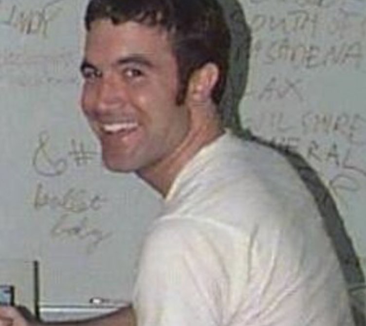 mjsharkey's tweet photo. @elonmusk you’ve become ubiquitous on Twitter, the current-day Tom from MySpace. A photo recreation of everyone’s friend Tom as your profile pic would be fitting (and hilarious). https://t.co/HqNwdzv0M5