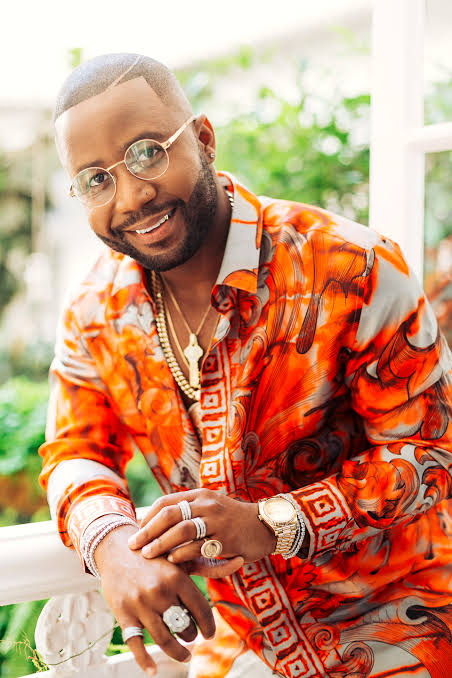 Cellular_jnr's tweet photo. Let's be honest... The Cassper and AKA’s beef was literally profitable, entertaining and grew the South African Hip Hop industry. We even got blocked a lot as fans because of the love we had... It had that Messi and Ronaldo vibes in it. Legendary!  #akamemorialservice https://t.co/SrJsb0flnd