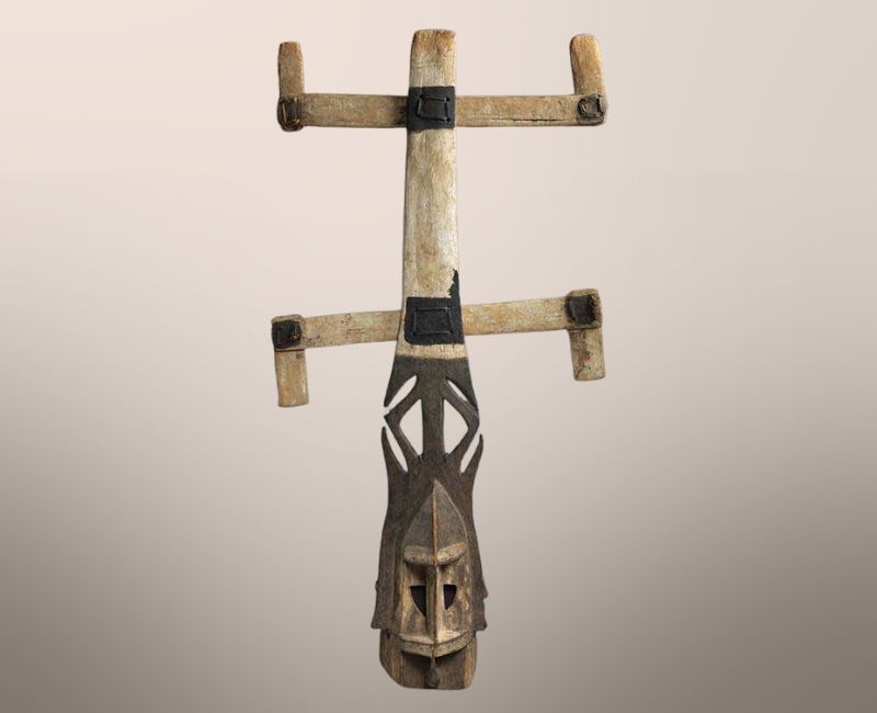 carlosmuseum's tweet photo. Children ages 8-12 can visit our African galleries this Sunday with teaching artist Jess Hill to learn about the Kanaga Mask created by the Dogon in Mali, Africa, and create their own mask inspired by the collection! #africanmasks #workshop #kidsactivity https://t.co/w9uMF9KG1F https://t.co/huNOss3uNu