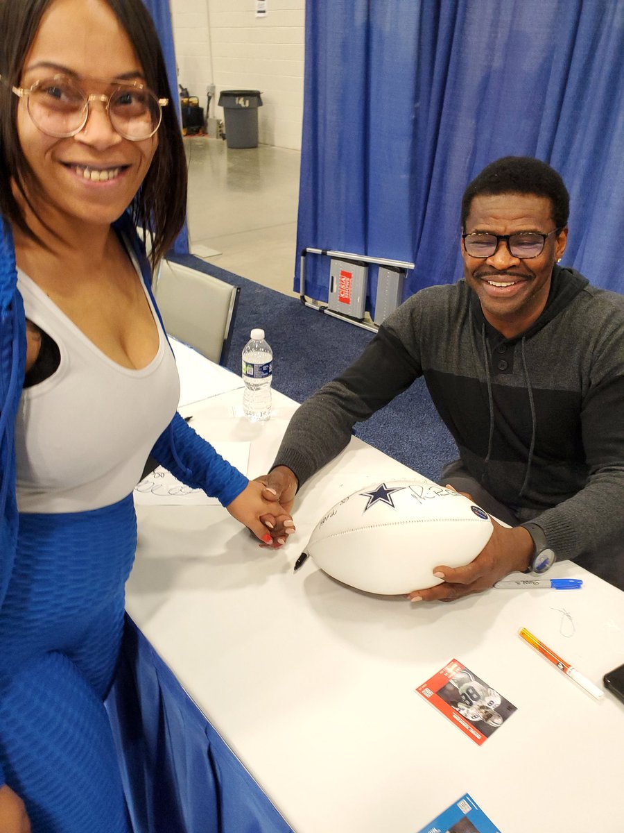 badredbone404's tweet photo. @_CeeDeeThree Just got a notification you'll be at the show in April!!! Can't wait to meet you and have you sign the #88 ball!!! @DezBryant where you at man?? You will be the last one I need!! https://t.co/8ZY0pU1CjH