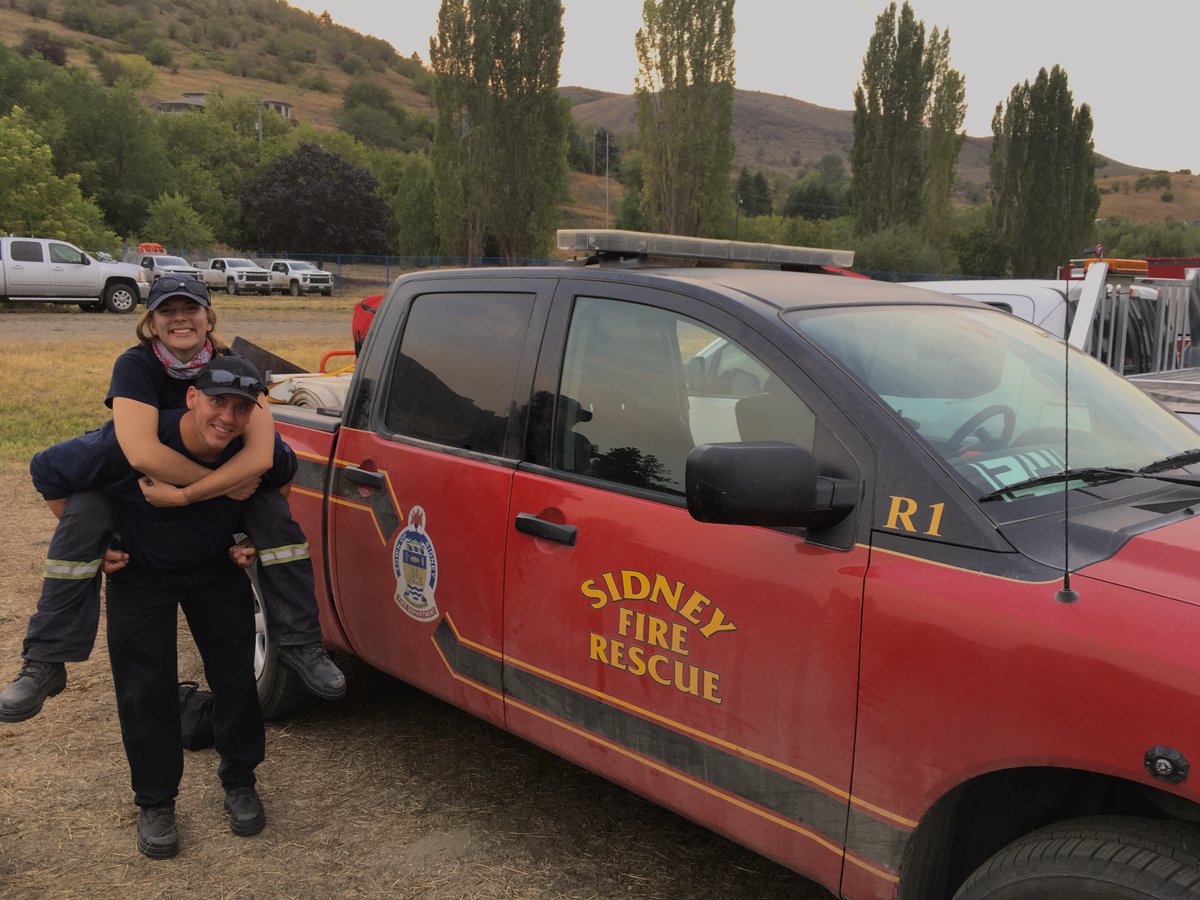SidneyFireDept's tweet image. In honour of #FamilyDayWeekend, we will be sharing some of the families in our dept.
Meet this powerful Dad &amp;amp; Daughter firefighter duo, Barry &amp;amp; Paige Wills. With SVFD they are creating unique family memories, such as a #BCWildfire deployment together🔥
#FamilyDay #FireFamily