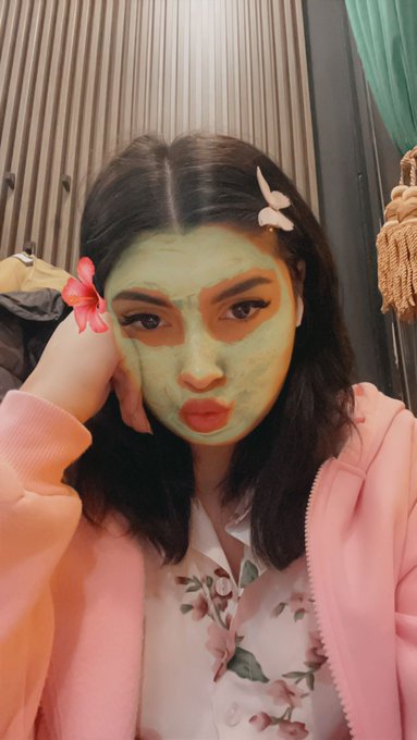 Pup mancati-as botu de rege ❤️ https://t.co/MlHHxNe03y