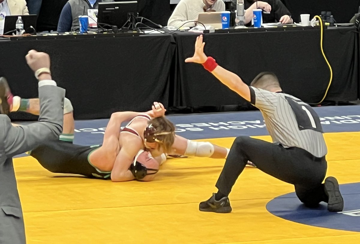 Beau Brabender (152 lbs) beats Jason Rooney of Westfield 13-1 in round 1. 