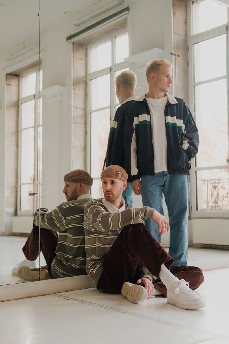 floyamusic's tweet photo. 𝐰𝐢𝐥𝐥𝐨𝐰𝐬 is all yours now - it's out on every streaming service worldwide 💚💛 You guys left us scratching our heads on how amazing our fan base actually is, seriously, thank you SO much. All of this wouldn't be possible without you and the best team surrounding us ✨ https://t.co/ZIsqk0elxw