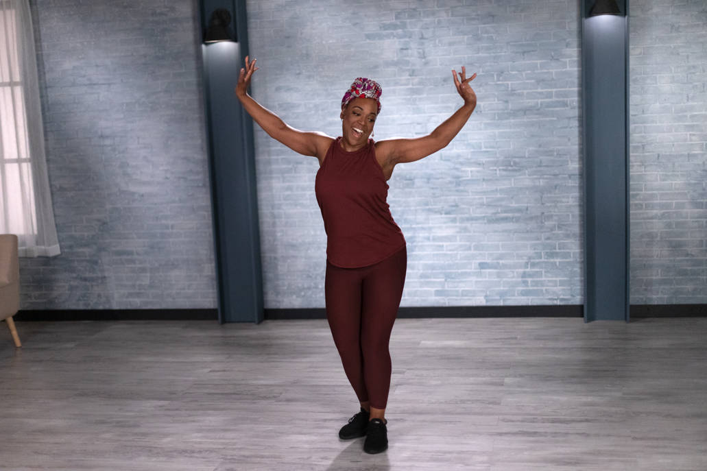 Wellbeats's tweet photo. With 10+ years of experience teaching dance fitness classes, #Wellbeats instructor @LynneaDoublette loves to motivate and inspire others to reach their health and fitness goals no matter their age or activity level. Why dance? Why not?! #WellbeatsForAll https://t.co/vE0obglYGT