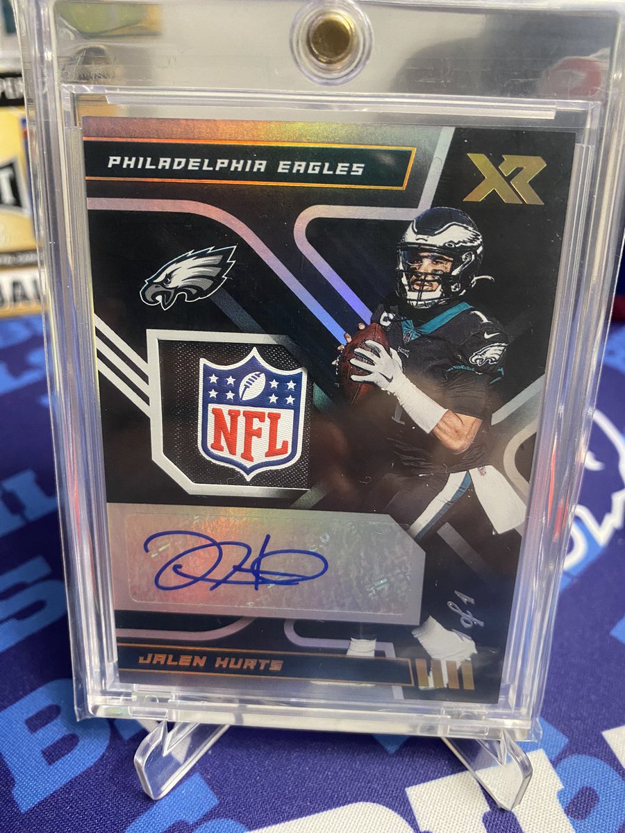 Rmoran91's tweet photo. @CardPurchaser 2022 XR Jalen Hurts Shield Auto 1/1! https://t.co/Bivs6rIMfJ