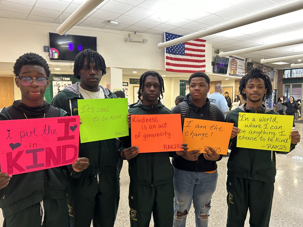 nicolettejames's tweet photo. WHS—Where Kindness Counts!!#onewestbury #onewestburySEL #RandomActsOfKindnessWeek https://t.co/SZECeGK41W