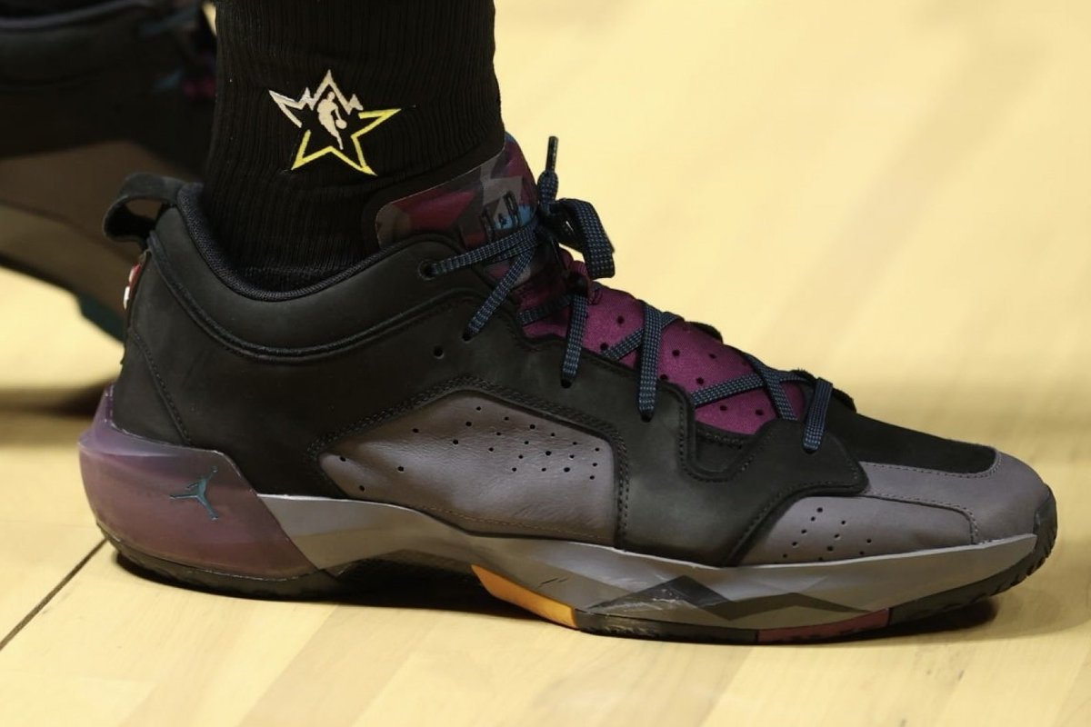 jordan 7 bordeaux low on feet