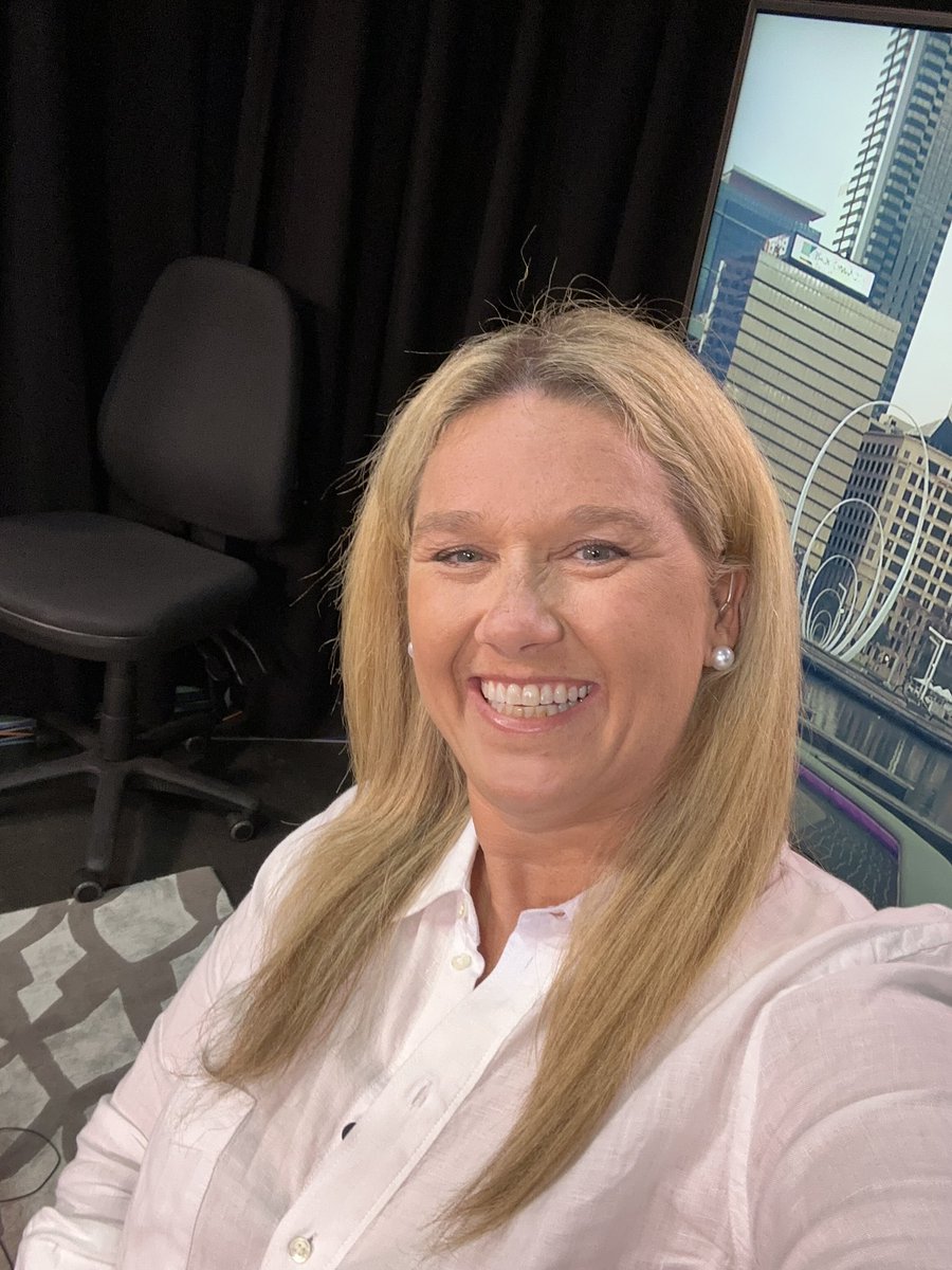 TexanMeg's tweet photo. Going live on #MastersOfSpin shortly!
Tune in after 9 for my chats with @adamferrier and the @sunriseon7 crew 👏🏼👏🏼 https://t.co/zZEARbyQTB