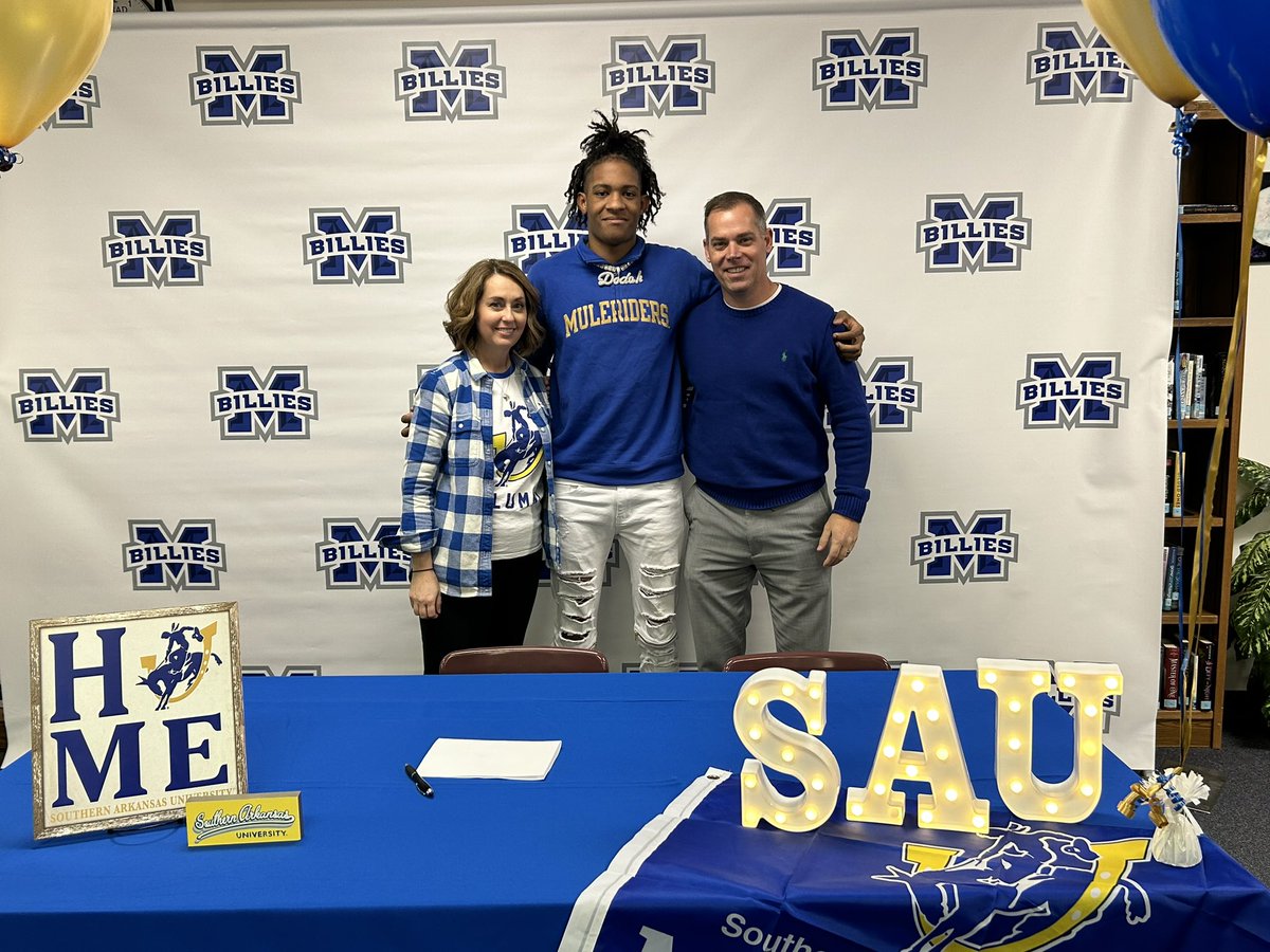 Such a blessed day. Glad to be signing with <a href="/SAUFootball/">Mulerider Football</a> <a href="/CoachBradSmiley/">Brad Smiley</a> 💙💛