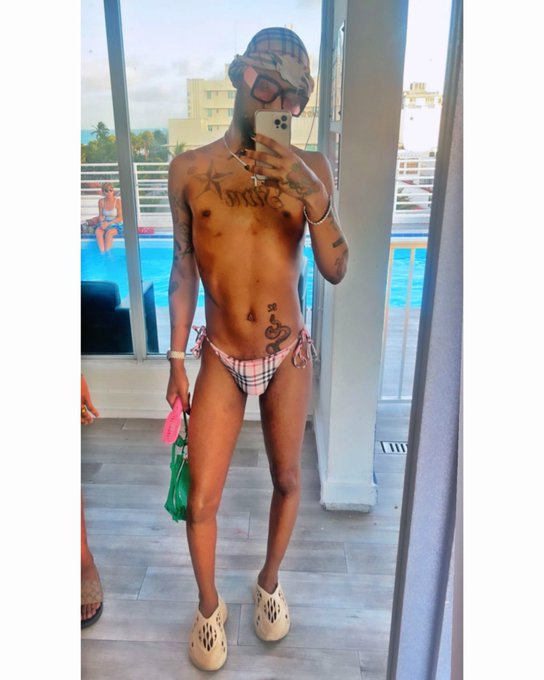 Watch 🦋's leaked NSFW photo on TwXstars