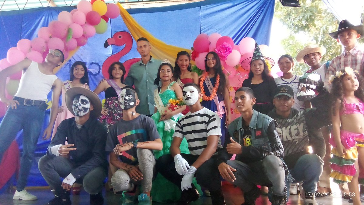 ABLINAJANZO's tweet photo. ⚓📚 Entre aplausos, alegría y un sano compartir, transcurrió la tradicional fiesta de Carnavales 2023, del Liceo Naval "GD. JOSÉ ANTONIO ANZOÁTEGUI", en presencia del CA. Manuel Carrillo, Cmdte del @AB_CANJANZO y del CC. Julio Monsanto,Director del @ABLINAJANZO 
@ArmadaFANBVzla https://t.co/YazqX9jnyn