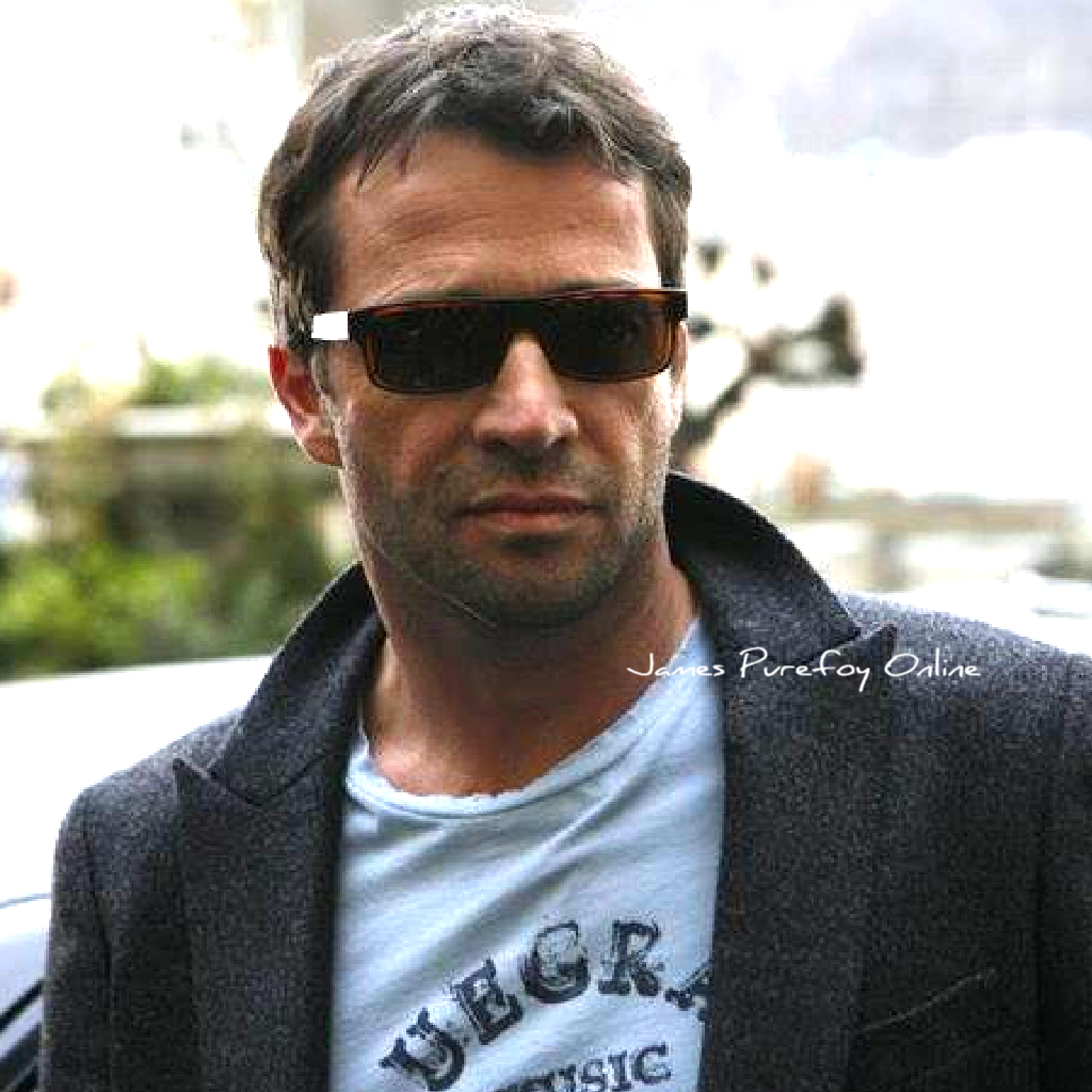 Cheers 🙃🍻🥂to the weekend! Make it a good one from <a href="/JamesPurefoy/">James Purefoy 🇺🇦🇪🇺</a> Online!
Pic of James from "The Philanthropist" Episode "Paris" as 'Teddy Rist' in the 2009 superb summer series.

facebook.com/JamesPurefoyOn…