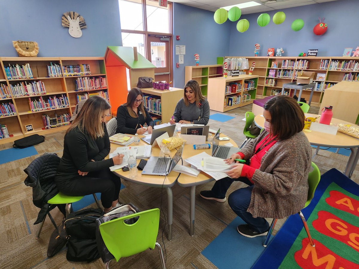 KSchulte_TISD's tweet photo. Elementary teachers engaged in the skills component of @Amplify @MLopez_TISD 
#TISDSTRONG https://t.co/E28LLxrXyw