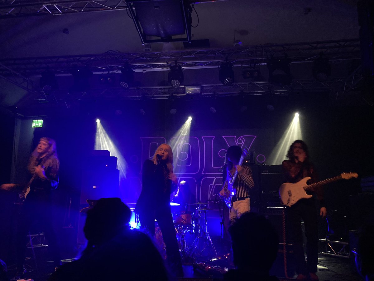 jvottonen's tweet photo. Kolmas viikonloppu putkeen livemusiikin parissa. Nautin! 😍
Death Hawks & Polymoon @ Tiivistämö.
#DeathHawks #Polymoon #Tiivistämö #musiikkionelämä https://t.co/6iTXBZBS6O