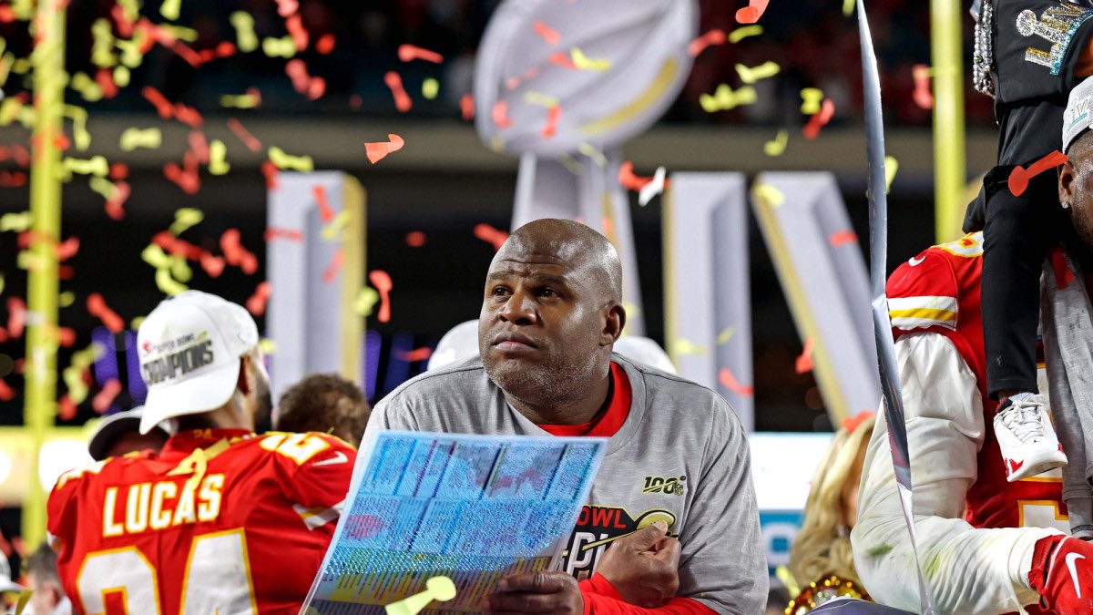 MahomeSZN's tweet photo. Thanks for everything EB, go show them what you’ve got. #ChiefsKingdom https://t.co/bREZwwwUyW