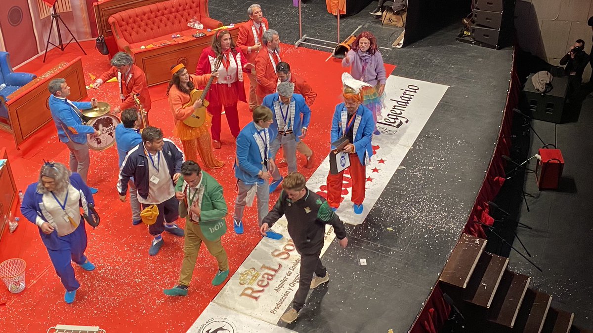 Antonio Sánchez (@ajsanchezr) on Twitter photo El <a href="/RealBetis/">Real Betis Balompié 🌴💚</a> en la final del concurso de murgas del Carnaval de Badajoz, en la actuación de Los Chungos. El <a href="/RealBetis/">Real Betis Balompié 🌴💚</a> en la final del concurso de murgas del Carnaval de Badajoz, en la actuación de Los Chungos.