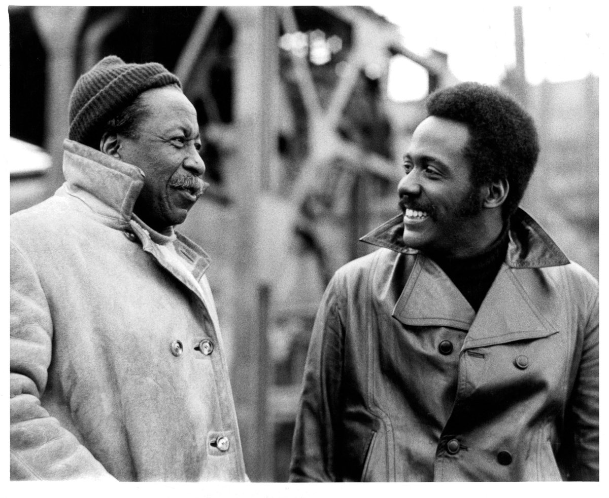 ARRAYNow's tweet photo. Gordon Parks went on to make movies like "Shaft" (1971), "Shaft's Big Score!" (1972), “Leadbelly" (1976) and "Solomon Northup's Odyssey" (1984). The theme song from "Shaft" even won a Golden Globe, Grammy and Academy Award. #BlackHistoryMonth #ARRAY101 https://t.co/QAPENeACxc