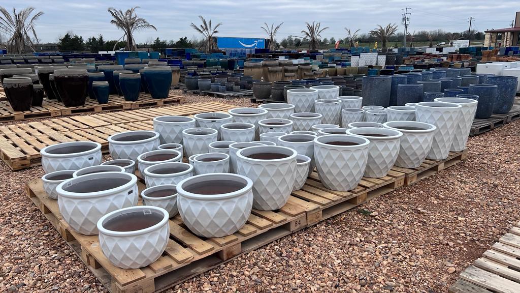 demanogallery's tweet photo. Vietnamese pottery offer 1 pot 10% off, 
2 pots 20%off, 3+ pots 25% off regular price. Valid february 2023. #Vietnamesepots 
#pots #gardendesign 
https://t.co/IVQ4SGopl0 https://t.co/9959CM5Hdr