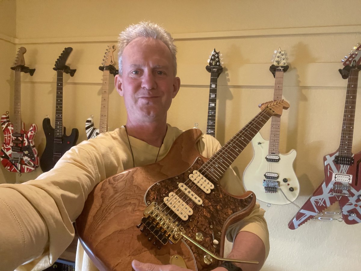 Dave Russell tweet media