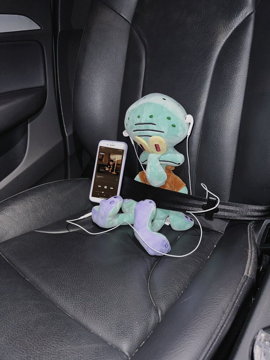 districtlazo's tweet photo. How I would be in the back seat in middle school https://t.co/UCk105zGHd