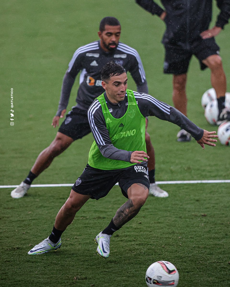 Atletico's tweet photo. 💪 Preparação encerrada na Cidade do #Galo. Amanhã é dia! #CAMxPAT 🏴🏳️ https://t.co/I4vJZvZQai