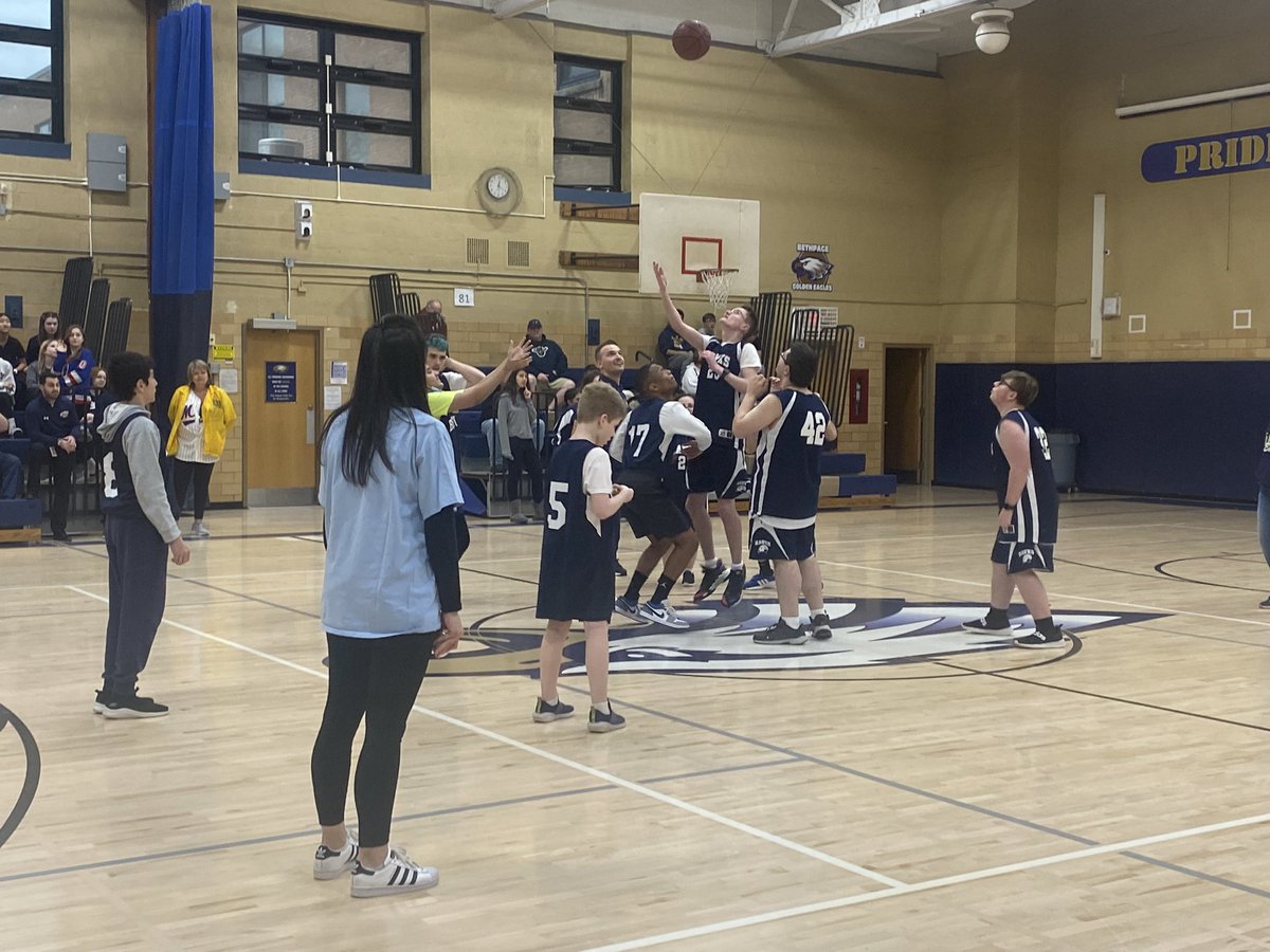 CeccoliBUFSD's tweet photo. Congratulations to the Challenger Basketball team on winning the season opener! #WeAreBethpage
@lucchesi_lisa @kristendorazio https://t.co/2knCcRo7H8