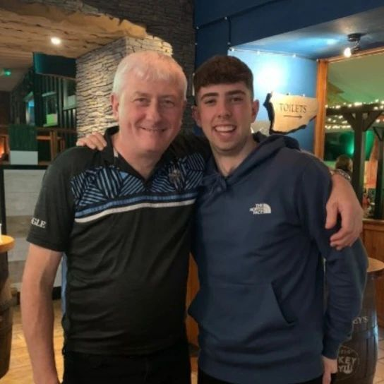 GeaneysBar's tweet image. A pleasure having the Sigerson Cup back in again for dinner with the lads this evening. ☠️🔴⚫️

#paulgeaneysbar #dingle #sigersoncup