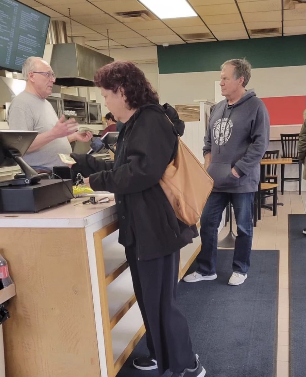 FeitsBarstool's tweet image. Belichick is a Marzilli’s guy (Fall River. Best Italian subs in the world)! Smartest man there is. Also looking slim as hell.